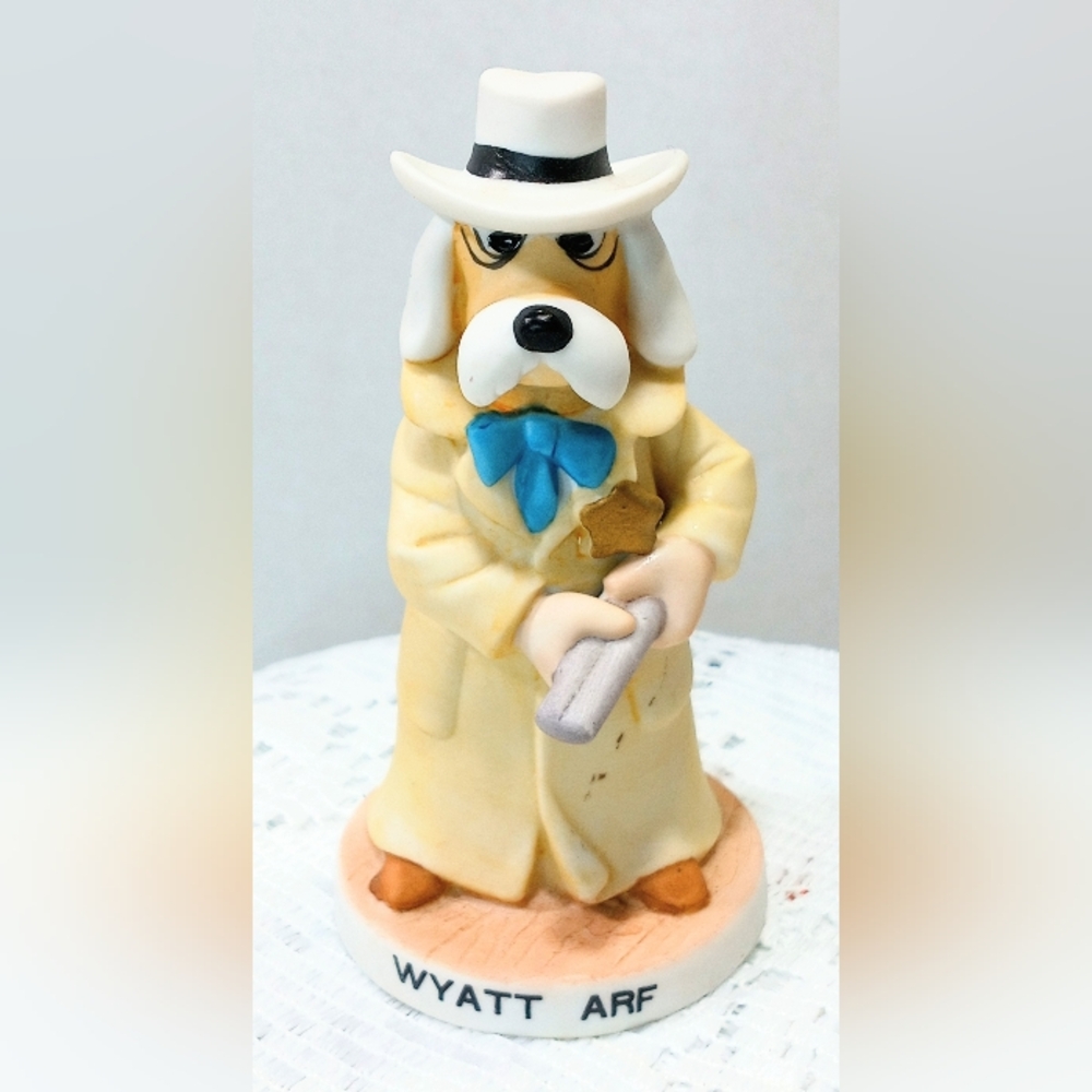 Vintage Wyatt Arf Dog Figurine UCGC Prairie Dawgs Porcelain Sheriff Deputy Dog